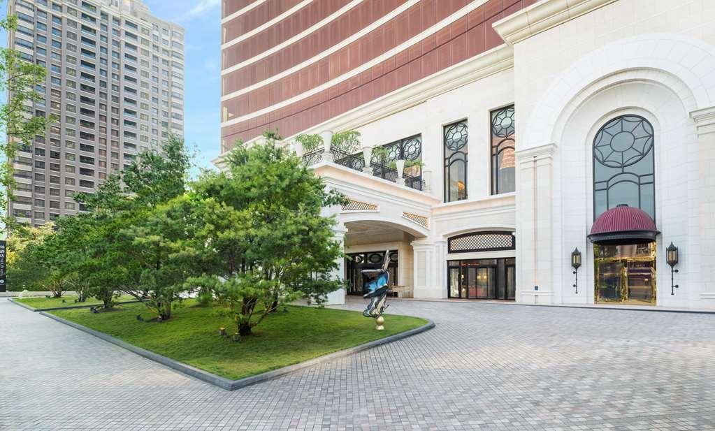 The Lin Hotel Taichung Fasiliteter bilde The entrance of the hotel