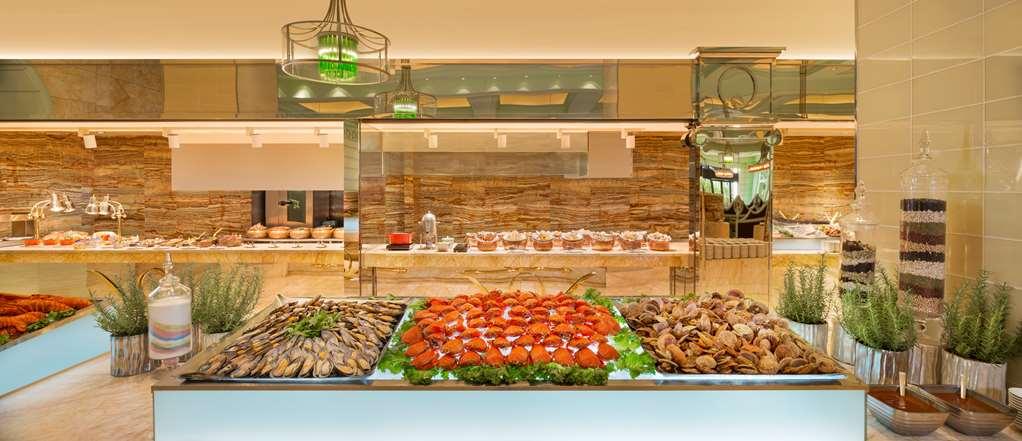 The Lin Hotel Taichung Restaurant bilde Seafood at the buffet