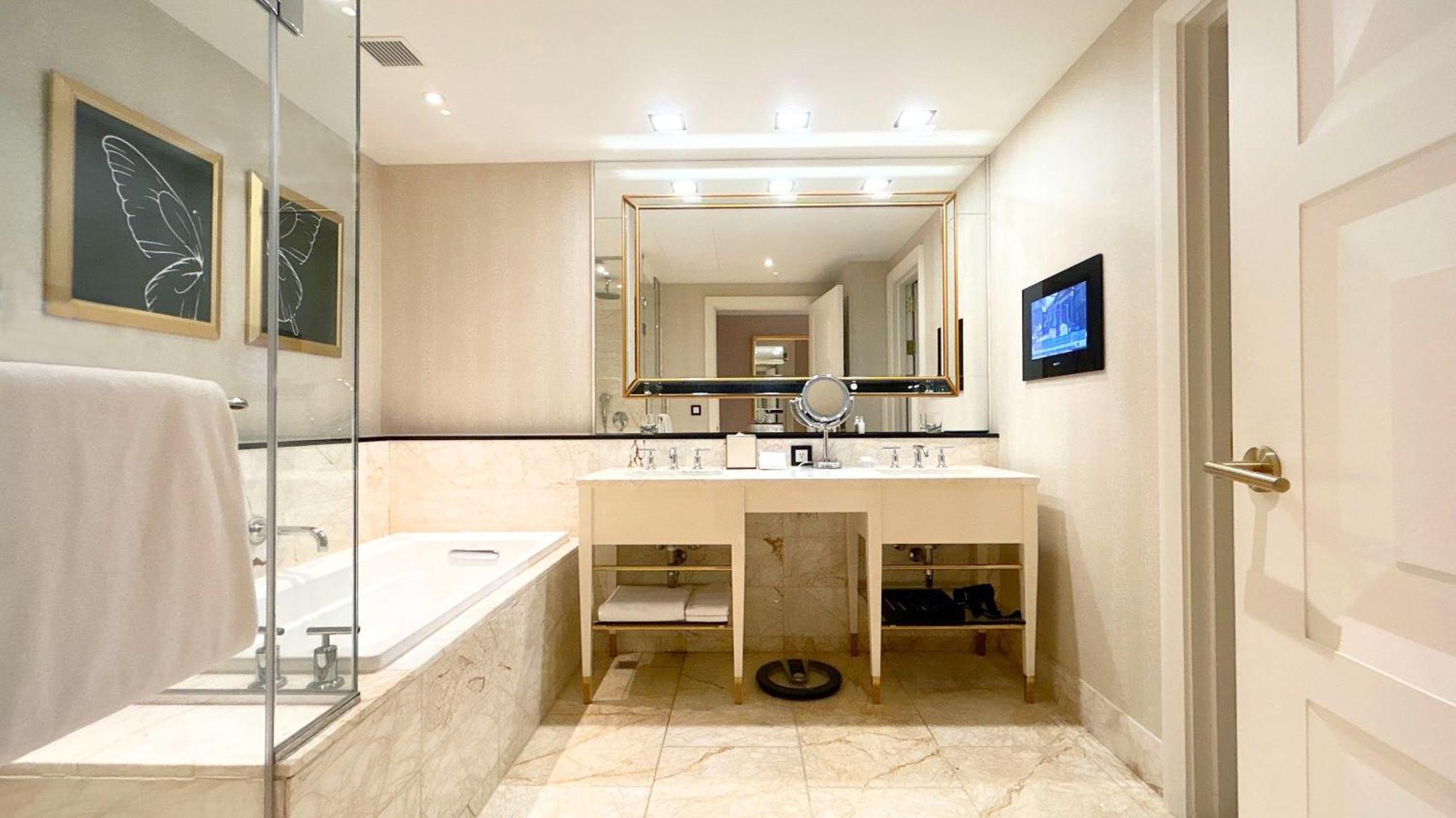 The Lin Hotel Taichung Eksteriør bilde Bathroom