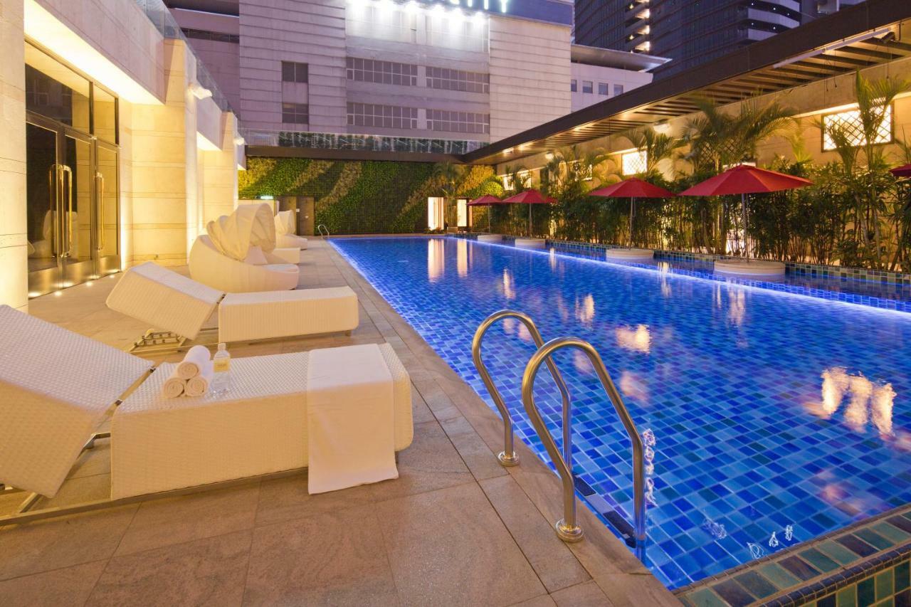 The Lin Hotel Taichung Eksteriør bilde The swimming pool at the hotel